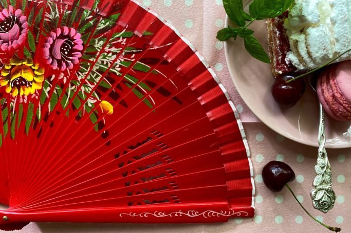 Hand-Fan "GARDENIAS" Red