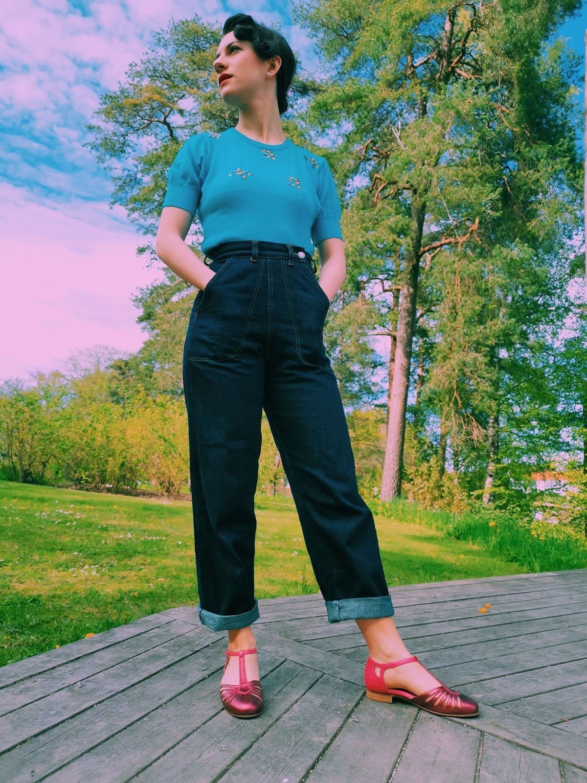 RIVIERA FLAT in garnet.
