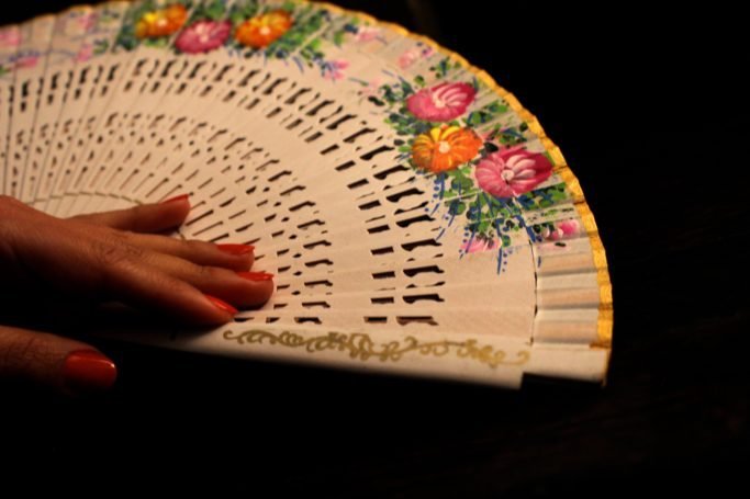 Hand-Fan "GARDENIAS" White - Image 2