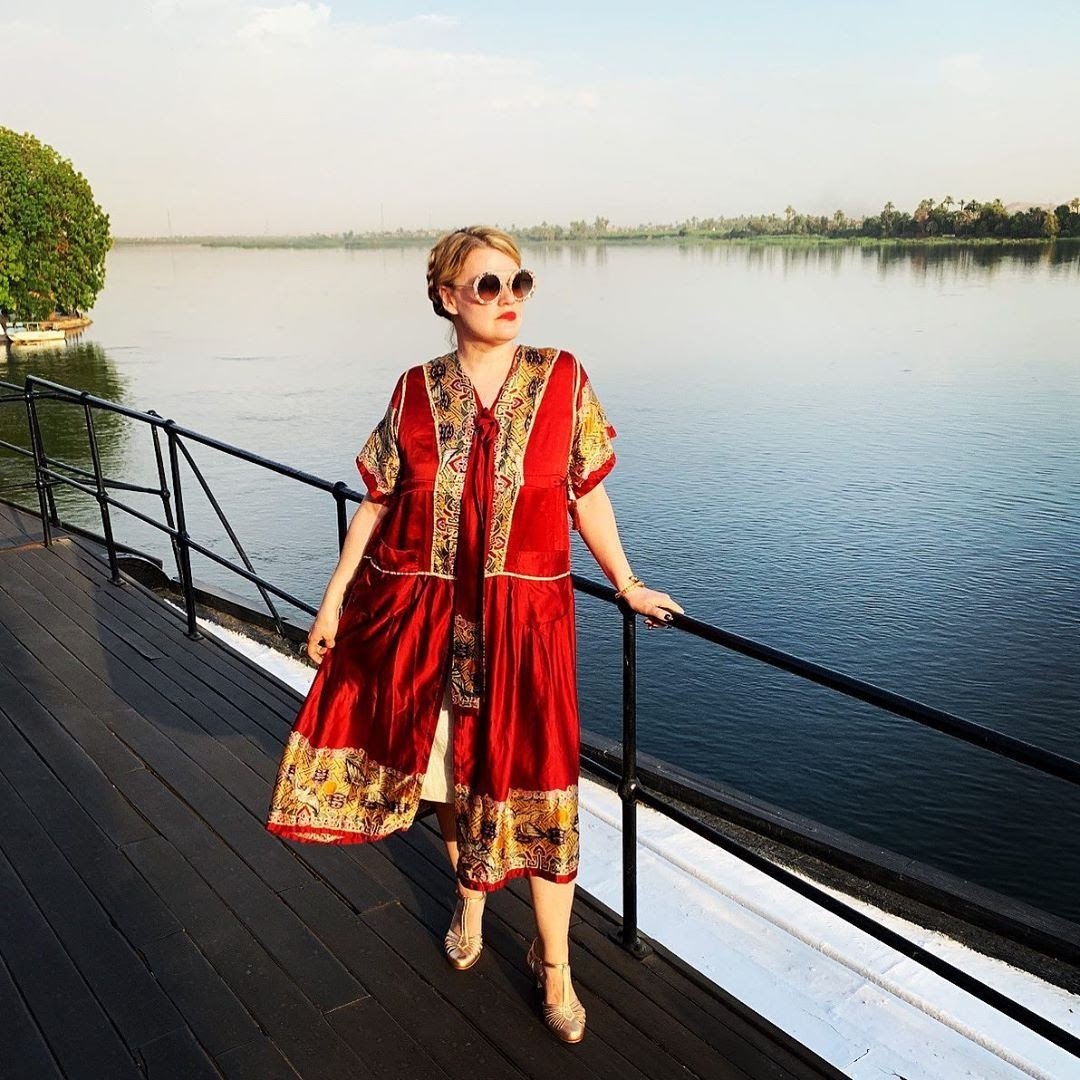 @aqua_marlene looks so chic in this ensemble that pairs perfectly with the RIVIERA HIGH Nugget shoes.