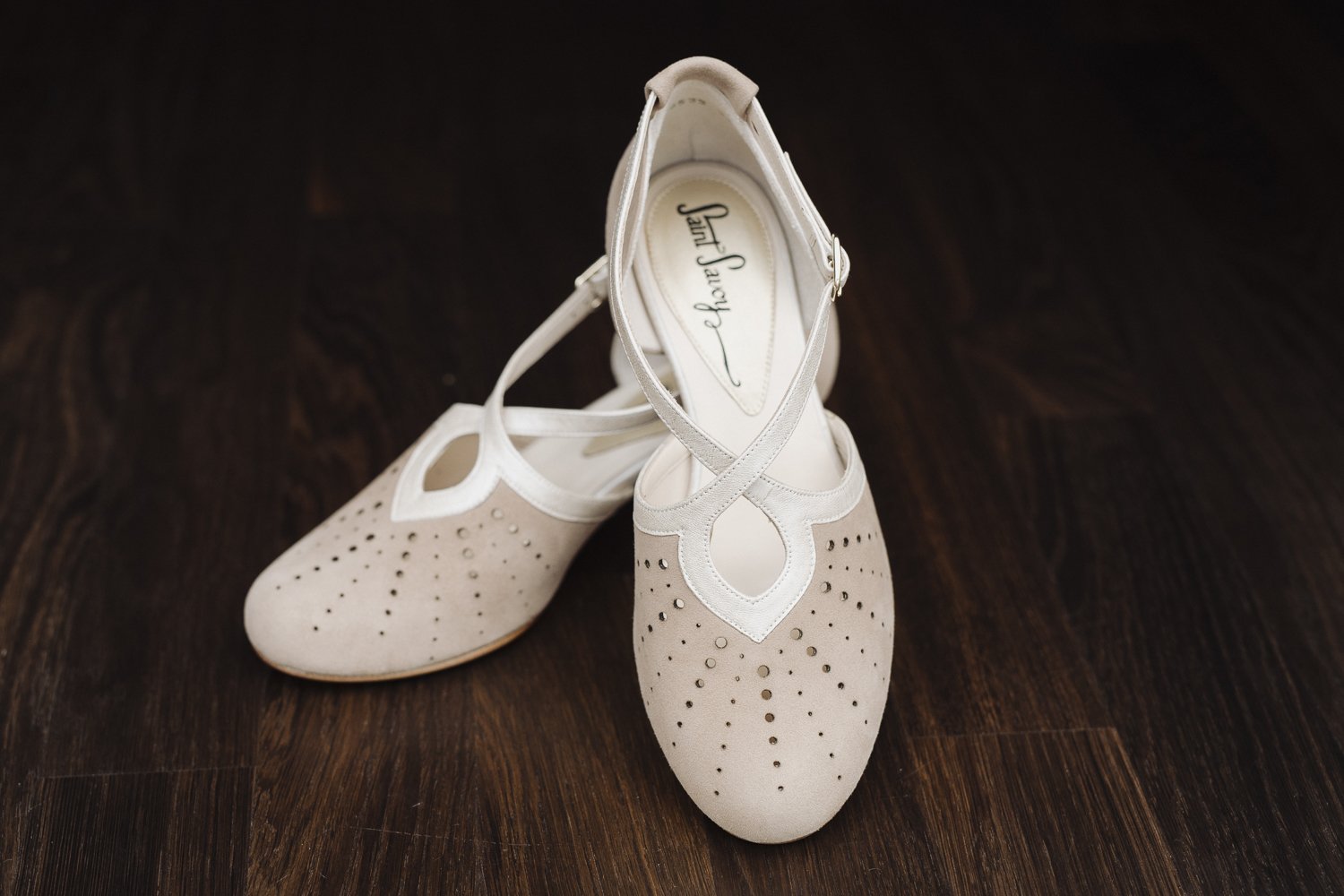 Vintage Retro Shoe CINEMA Parfum Beige Metallic
