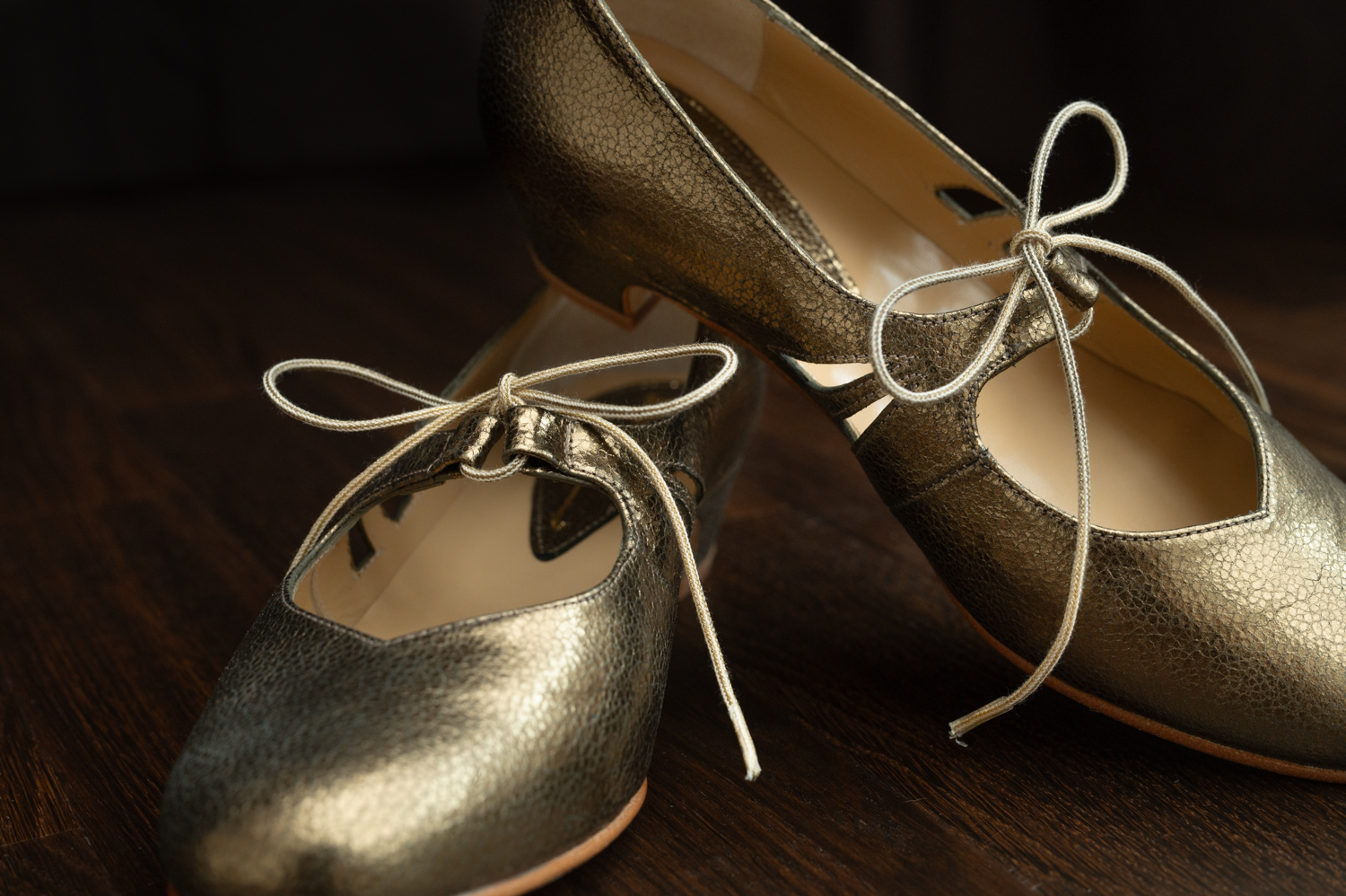 Comfortable heels, soft leather shoes, international shipping, elegant and effortless shoes