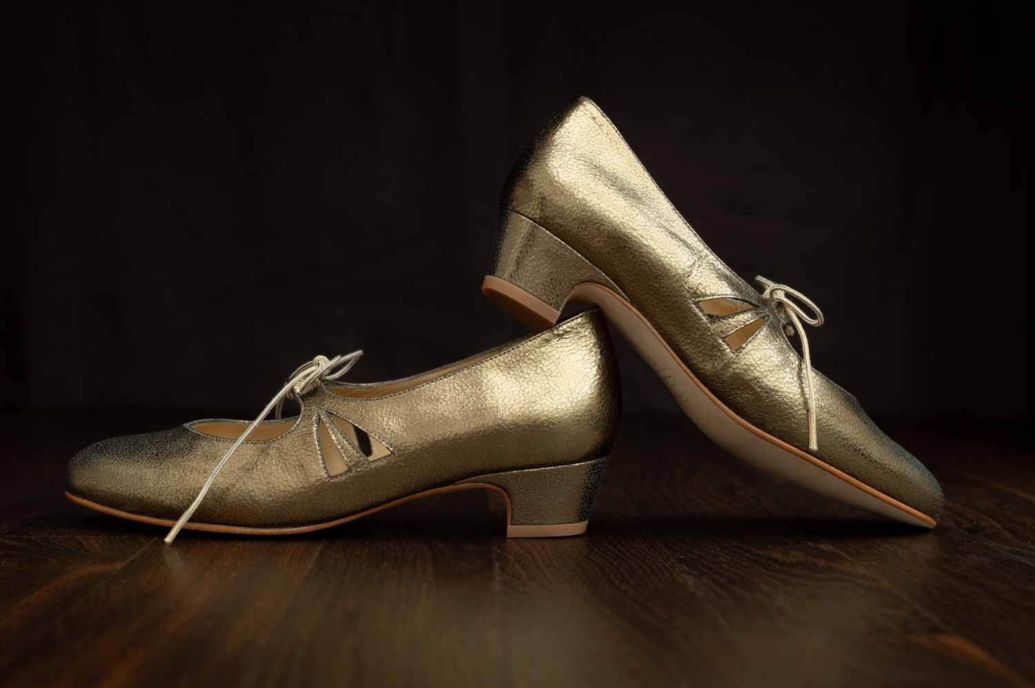 Comfortable heels, soft leather shoes, international shipping, elegant and effortless shoes