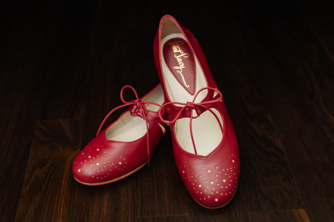 Retro shoes with short heels, soft padded footbed, ethical production, hand made in Europe, Worldwide shipping