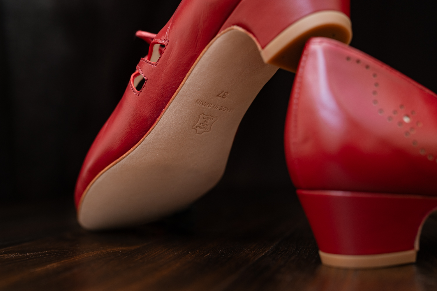 Retro shoes with short heels, soft padded footbed, ethical production, hand made in Europe, Worldwide shipping