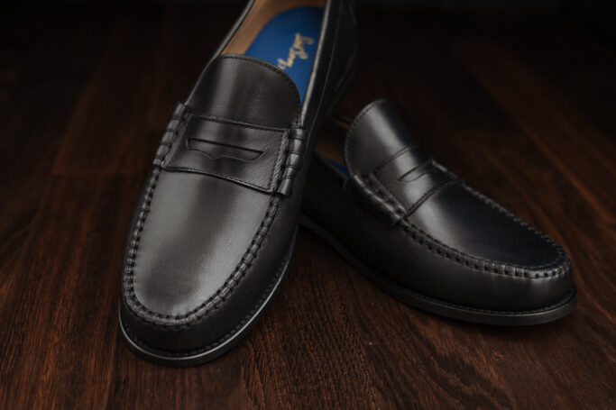 Vintage shoe for dancing and outdoor wear, full leather, sustainably produced in Portugal, Worldwide shipping, Small business