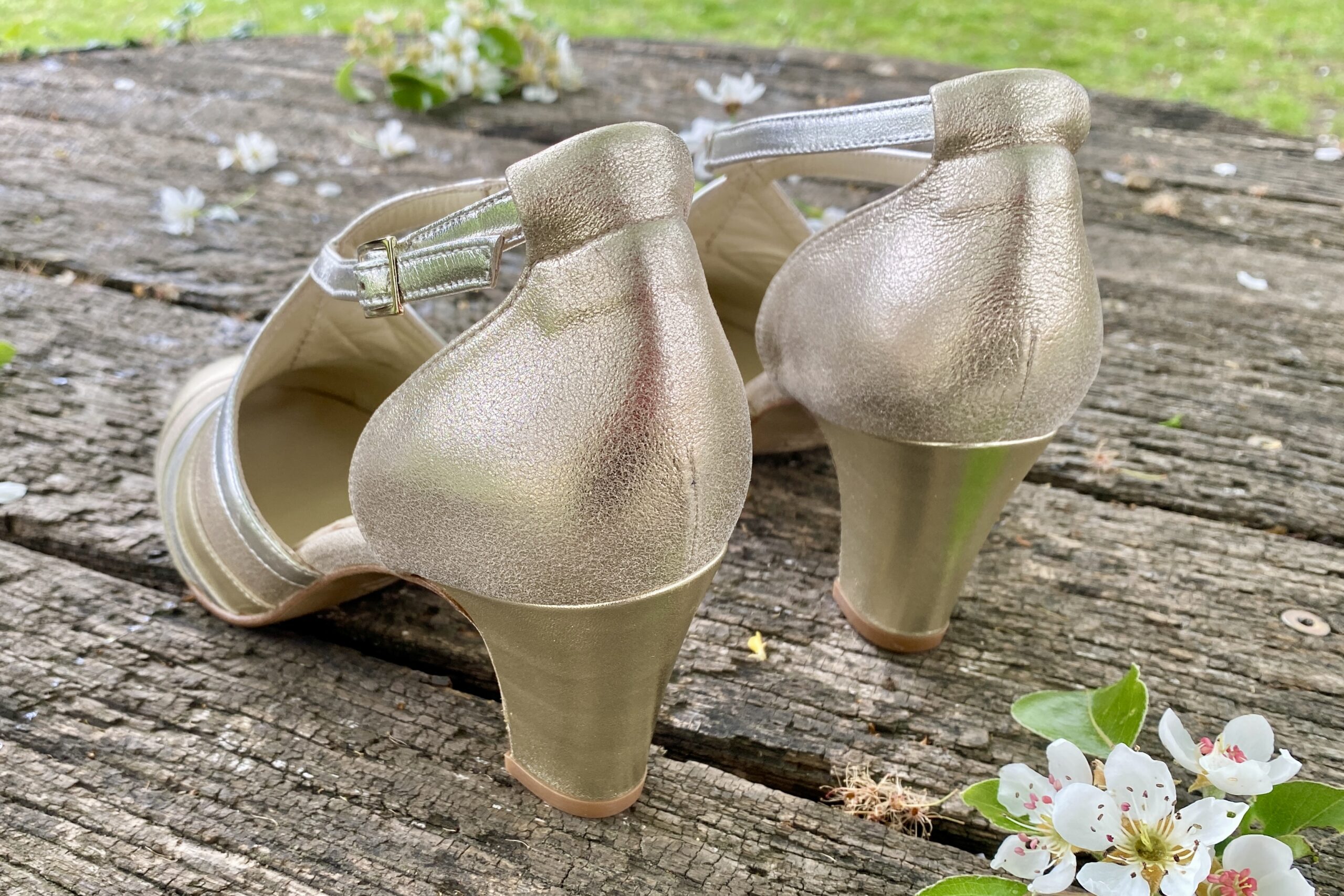 Saint Savoy leather shoes, comfort shoes, comfortable heels, hand made in Europe, padded footbed, cushioned heels